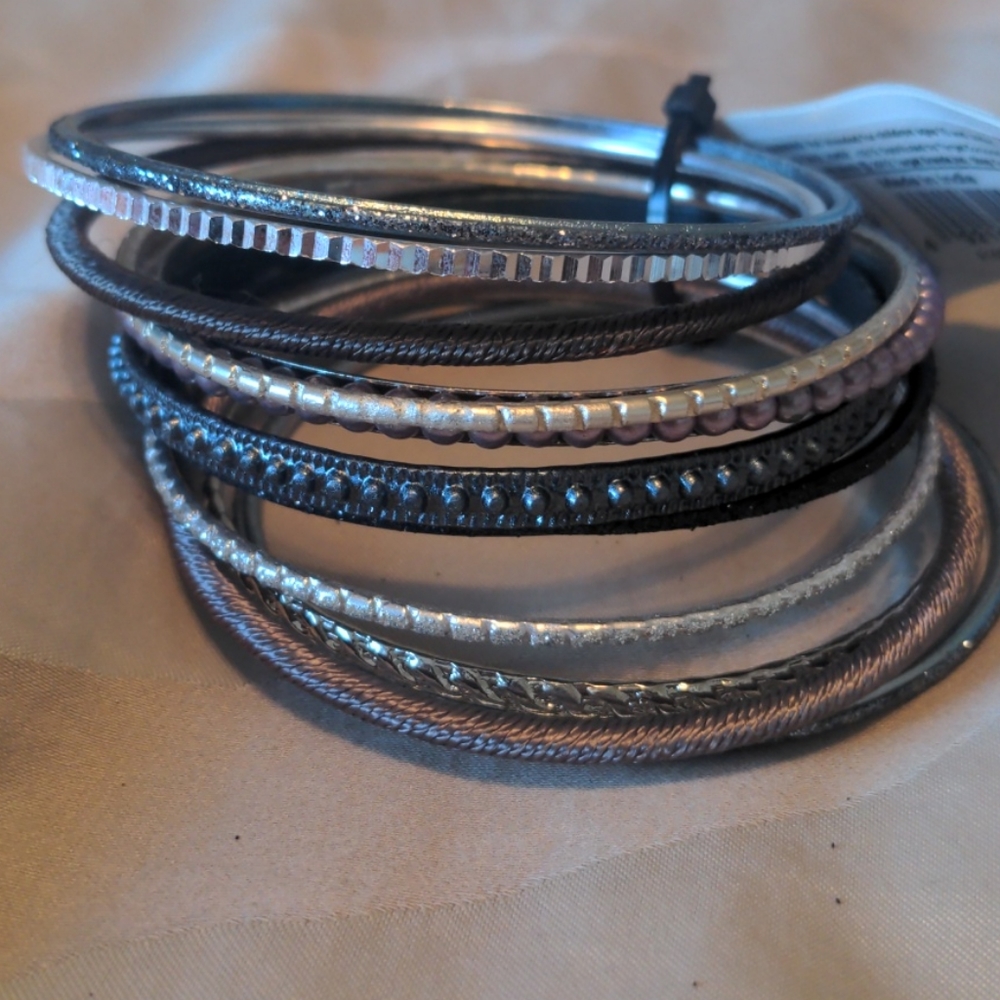 Target bangle bracelet set - Picture 2 of 6